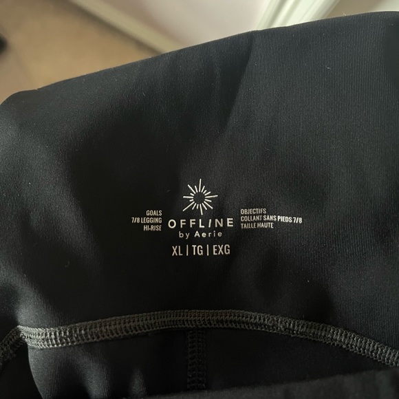 Offline by aerie Black Leggings with stitch detailing, size XL, 7/8 length - Picture 3 of 7
